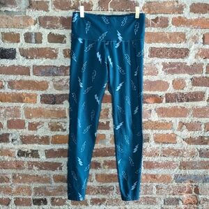Old‎ Navy Active Medium Sage Green Go-Dry Lightning Bolt Fitted Workout Leggings